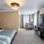 Atlas Posthotel Hotel 4*