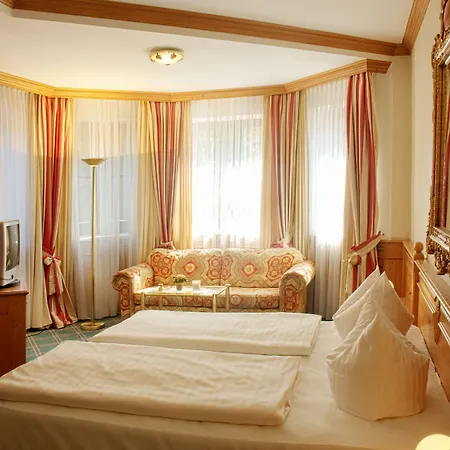 Atlas Posthotel Hotel 4*
